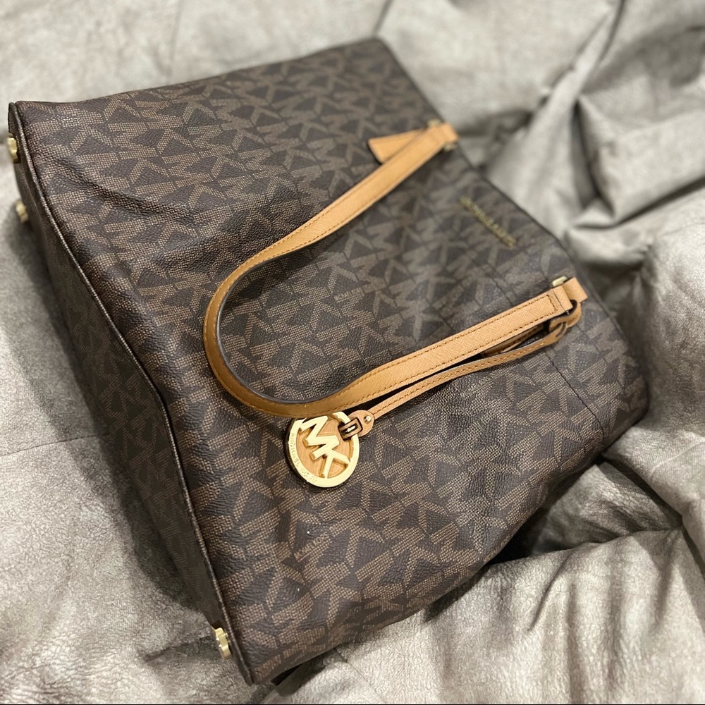 Mk used like new bag